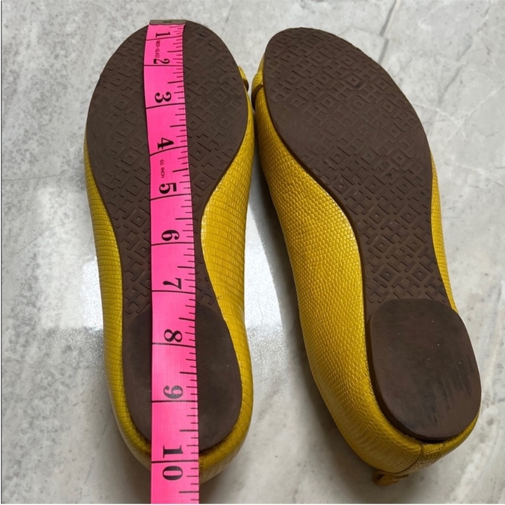 Tory Burch | Women’s Size 7.5 Mini Miller Reptile Mustard Yellow Ballet Flats - Picture 10 of 11